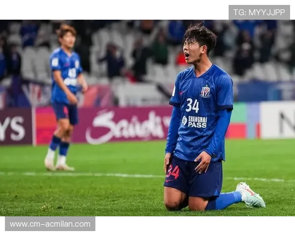 上海申花禁区前沿配合精妙，直塞打穿防线送出单刀