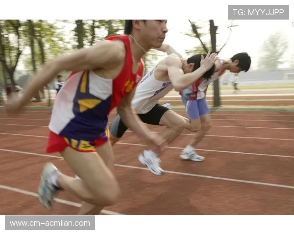 游泳接力末棒神奇逆袭：突破极限的时刻，见证奇迹的诞生